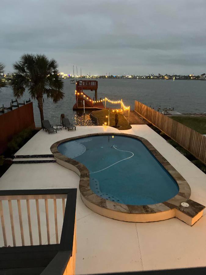 Villa Pool Days And Dock Nights à Galveston Extérieur photo